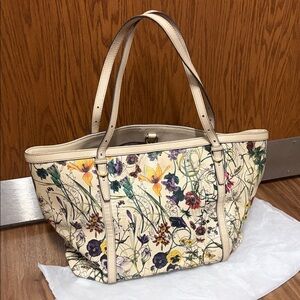 AUTHENTIC GUCCI Floral Tote Bag - Cream